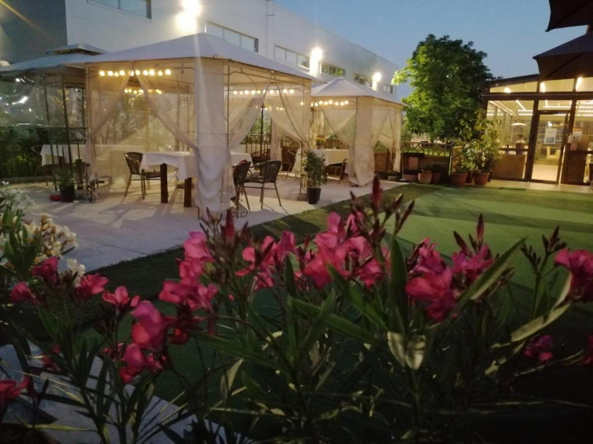 Sultan Mehmet Pensiune & Restaurant Brasov Exterior photo